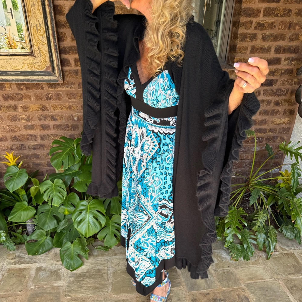 Lombaggi Black Ruffled Knit Shawl